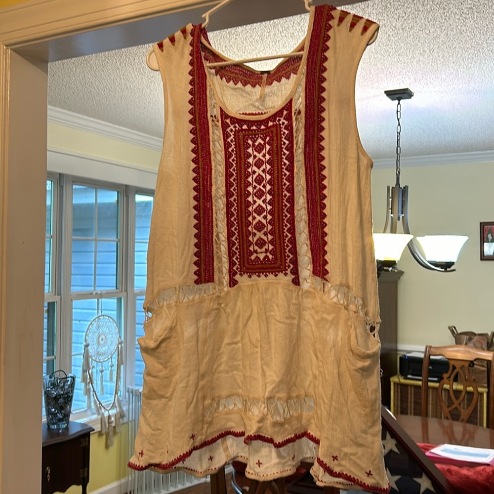 Free peoples gorgeous flowing summer top